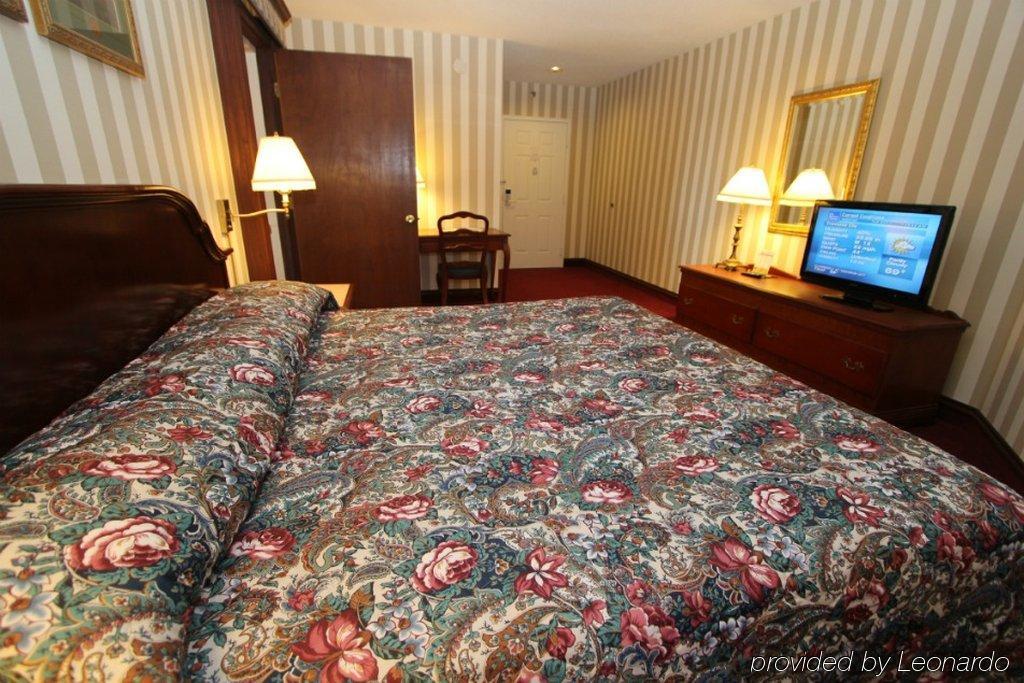 Bayshore Resort Traverse City Room photo