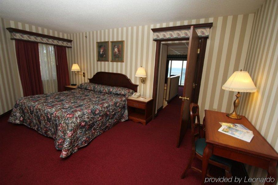 Bayshore Resort Traverse City Room photo
