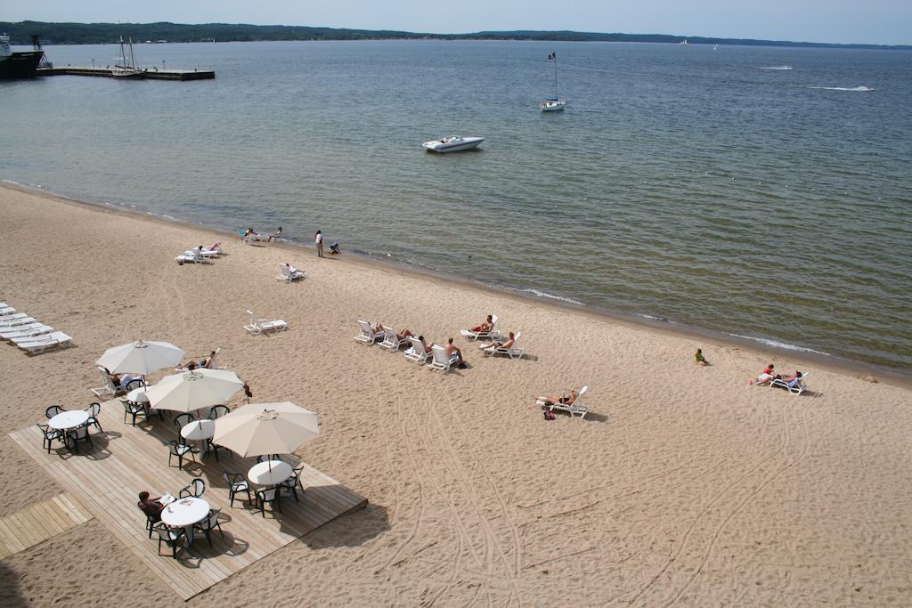 Bayshore Resort Traverse City Exterior photo